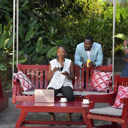 Pullman Kinshasa Grand Hotel מראה חיצוני תמונה